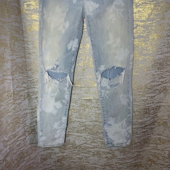 AMERICAN Eagle Floral Bleach Stamp Distressed Jegging Crop Jeans Size 0 - Picture 4 of 14